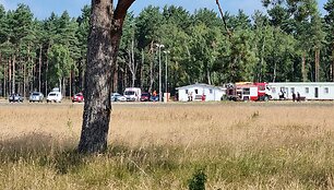 Nidos aerodrome vykusios pratybos smalsuoliams sukėlė nerimo dėl nelaimės.