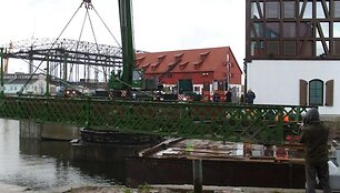 Pasukamas tiltelis pernai nukeltas restauravimui. 