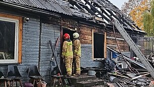 Žirgynui &bdquo;Kariūnas&ldquo; po gaisro reikia pagalbos - tiek finansinės, tiek rankų, galinčių padėti gaisravietėje,