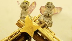 ) Agluonėnų lopšelio-darželio „Nykštukas“ vaikų sukurtos prakartėlės fragmentas. 