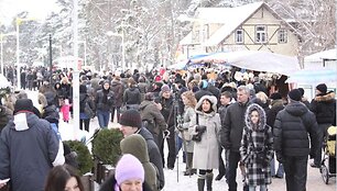 J.Basanavičiaus gatvė buvo kupina poilsiautojų.