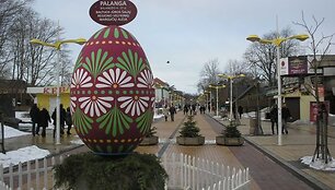 J.Basanavičiaus gatvėje jau puikuojasi vienas dviejų metrų auk&scaron;čio margutis. Tokių ketinama pastatyti vienuolika. 