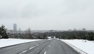 Lietaus skalauta Klaipėda pasitinka tikrąją žiemą.