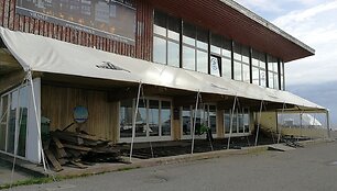 Apverktinai atrodanti Nidos prieplauka.
