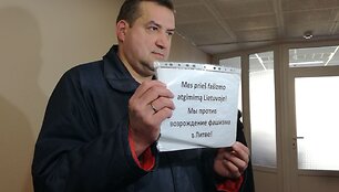G.Grabauskas kaltintas neapykantą kurstančių agitacinių lapelių gaminimu ir laikymu.
