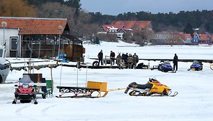 Žvejai mėgavosi paskutiniu poledinės žūklės savaitgaliu.