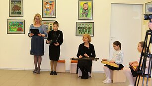 Mokinių pie&scaron;inių parodos "Tėvynės labui" akimirkos