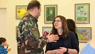 Mokinių pie&scaron;inių parodos "Tėvynės labui" akimirkos