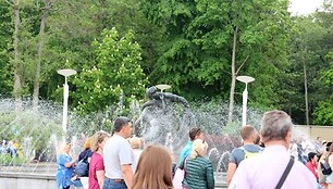 Palanga atidaro sezoną: poilsiautojai laukia žadėto kar&scaron;čio