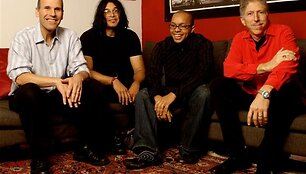 Prie&scaron; 10 metų Kaune jau grojusią grupę &bdquo;Yellowjackets&ldquo; &bdquo;Kaunas Jazz&ldquo; rengėjai vadina sėkmę ne&scaron;ančiu talismanu.