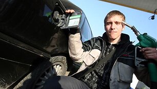 &bdquo;Audi 90 Quatro&ldquo; vairuojantis Vilius su savo kolegomis i&scaron; &bdquo;Audi&ldquo; klubo ketina dalyvauti degalinių &bdquo;blokadoje&ldquo;.