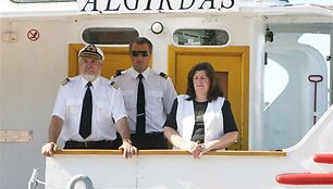 Kapitonas K.Mažukna (kairėje) tikino, jog &scaron;iai kelionei sulaukus sėkmės, mar&scaron;rutu Kaunas&ndash;Kruonis&ndash;Kaunas būtų paleistas ir antrasis laivas &bdquo;Agirdas&ldquo;.