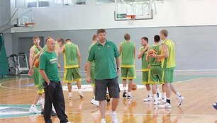 Antrosios rinktinės treneriai - Robertas Kuncaitis (de&scaron;inėje) ir Aurimas Matulevičius