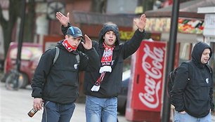 Kovo pabaigoje į Kauną suvažiavę keli tūkstančiai futbolo aistruolių iš Lenkijos S.Dariaus ir S.Girėno stadiono prieigose buvo sukėlę riaušes.