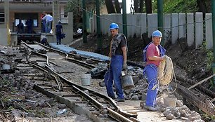 Darbai prie funikulieriaus