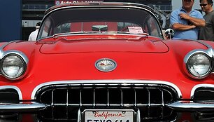 Senovinių automobilų turgus primena muziejų
