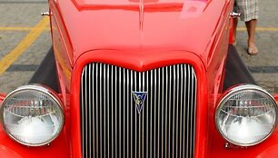 Senovinių automobilų turgus primena muziejų