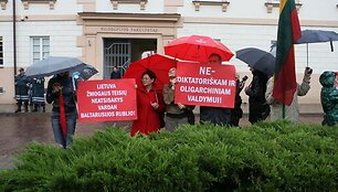 Prie Prezidentūros piketas