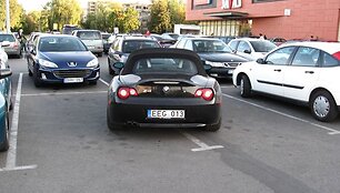 Kaunas. Prie &bdquo;Savas&ldquo; prekybo centro panelei per sunku parkuotis