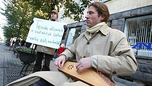 Akcijos prie&scaron; narkotikus ir kitokius kvai&scaron;alus. 