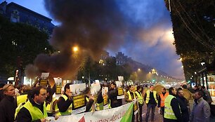Protestuotojai blokavo eismą