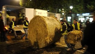 Protestuotojai blokavo eismą