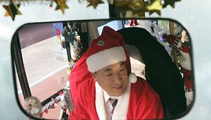 Autobusą vairuoja Kalėdų Senelis