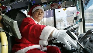 Autobusą vairuoja Kalėdų senelis