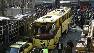 Damaske sprogo autobusas su maldininkais 