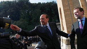 S.Berlusconi ir D.Medvedevas