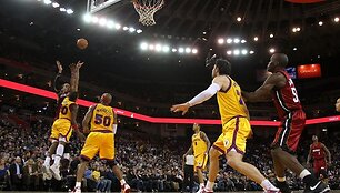 &bdquo;Golden State Warriors&ldquo; nusileido varžovams