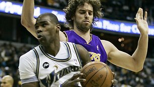 &bdquo;Lakers&ldquo; pergalė