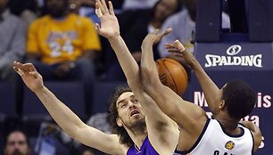 &bdquo;Lakers&ldquo; nusileido varžovams