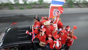 Protestuoja tūkstančiai tailandiečių