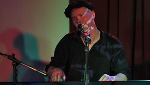 Andrius Kaniava su gitaristu Aleksandru Ten ir Sigitu Mickiu