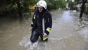 Vengrijoje siaučia pavasarinė audra