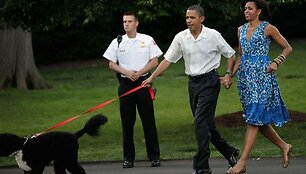 B.Obama vedžioja &scaron;unį