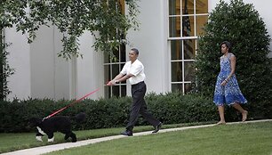 B.Obama vedžioja &scaron;unį