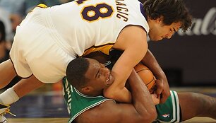 Bostono &bdquo;Celtics&ldquo; pergalė
