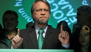 J.M.Santosas pakeis dvi kadencijas baigusį prezidentą Alvaro Uribe 