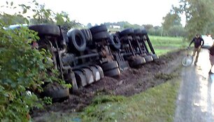 Lenkų pienovežio avarija Pagėgiuose 