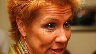 Foto naujienai: Lidija Rasutis akis papuo&scaron;ė &bdquo;Swarovski&ldquo; kri&scaron;toliukais