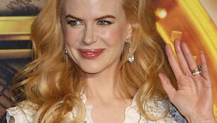 Foto naujienai: Nicole Kidman pana&scaron;i į &scaron;ik&scaron;nosparnį?