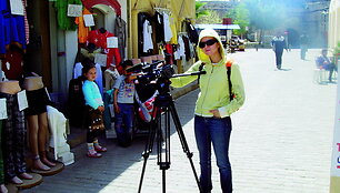 Rūta Mikelkevičiūtė &scaron;iapus filmavimo kameros 