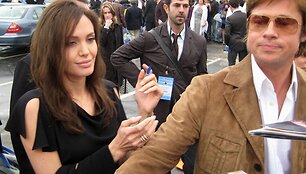 Foto naujienai: Kaip susiję Brangelina su Obama ir H. Clinton?