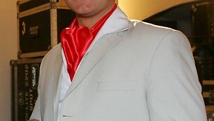 Foto naujienai: Andrius Rimi&scaron;kis gydosi liaudi&scaron;kais metodais