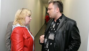 Foto naujienai: E. Ostapenko mamai grasino peiliu?