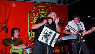 Foto naujienai: Grupės &bdquo;I&scaron;junk &scaron;viesą&ldquo;  dvide&scaron;imtasis gimtadienis