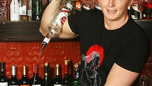 Foto naujienai: Mindaugas Gradeckas: baro žonglierius 
