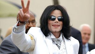 Foto naujienai: Michaelas Jacksonas. Popkaraliaus mirtis &ndash; pinigų ir gandų &scaron;altinis